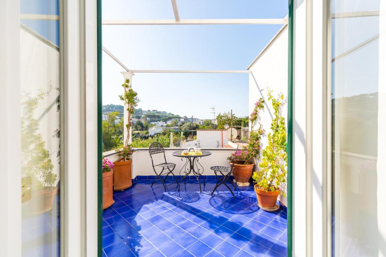 Capri Turquoise By Napoliapartments Экстерьер фото