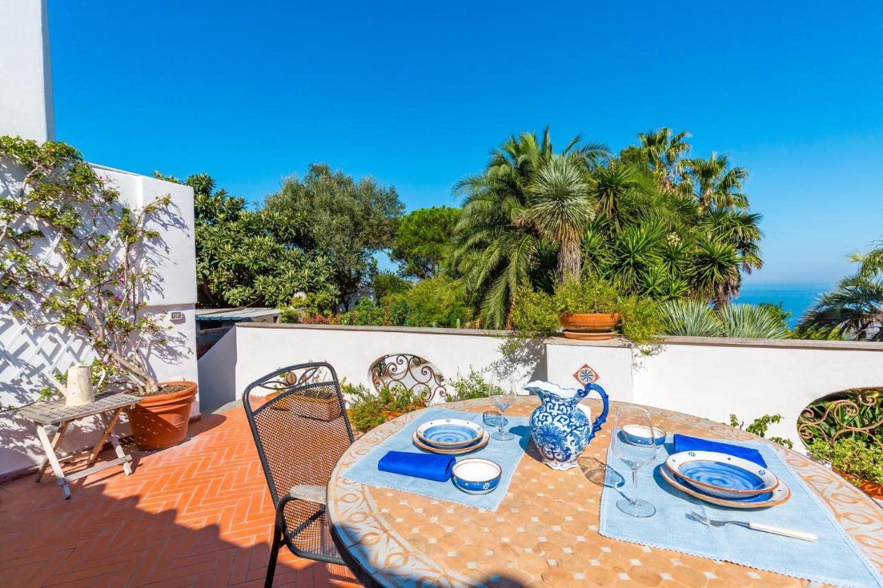 Capri Turquoise By Napoliapartments Экстерьер фото