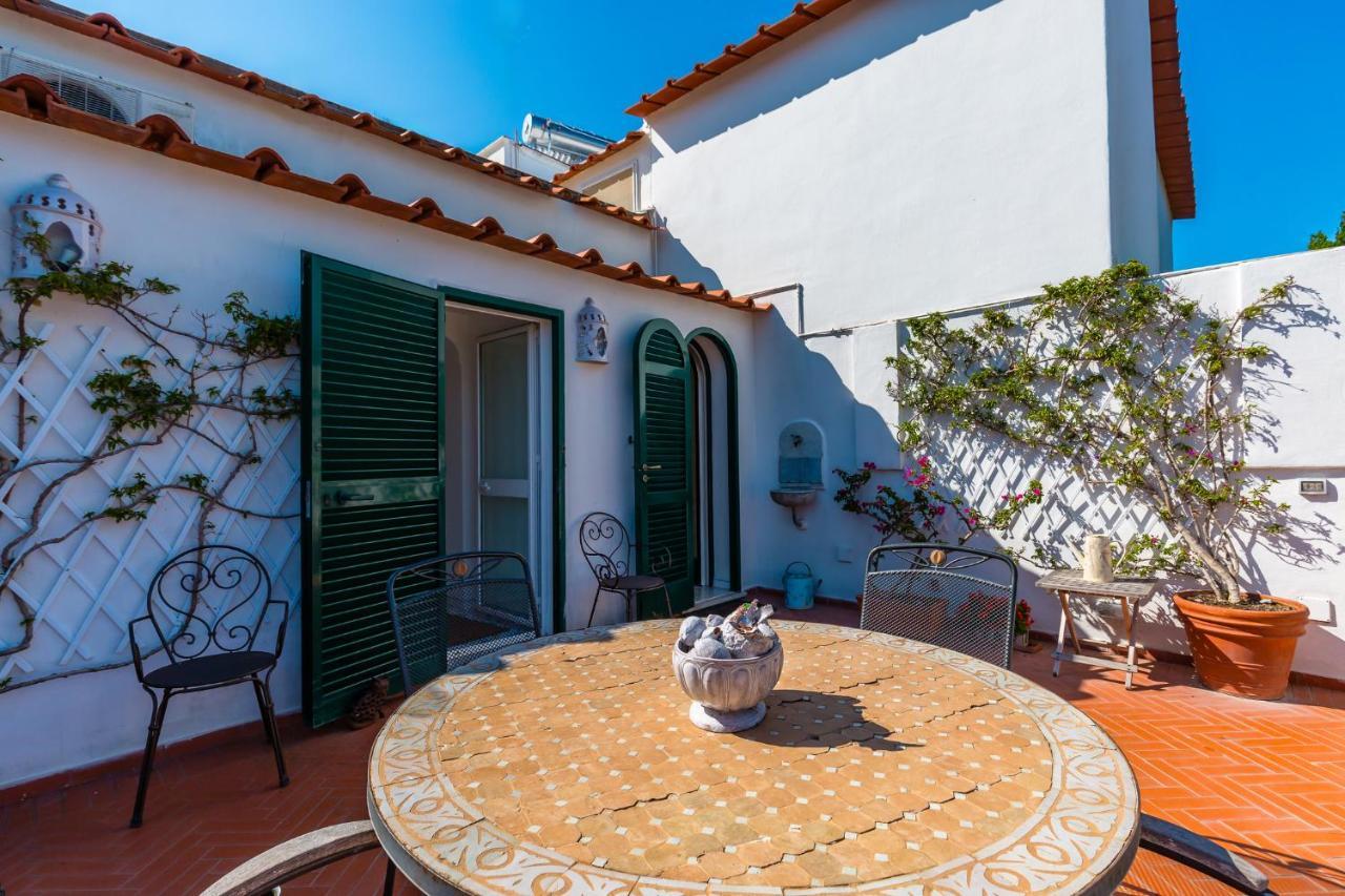 Capri Turquoise By Napoliapartments Экстерьер фото
